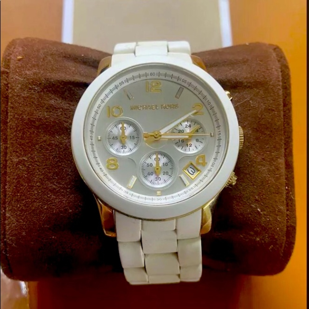 White Silicone Michael Kors Watch 💋❤️‍🔥